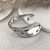 Pulseras metálicas de hoja cruzada europeas y americanas, brillantes y mate, pulseras estilo minimalista ins, joyería de diseño de nicho al por mayor