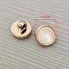 Hebilla de Camisa Perlada Chanel Chapado en Oro Plata Moda Plástico Diamante Hebilla Hebilla de Perla Botón de Camisa para Mujer