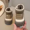 Botas de Neve para Meninas Inverno Espessas Botas Curtas de Couro Impermeáveis para Meninos 2025 Novas Mocassins Quentes à Prova de Frio para Crianças