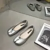 Mocassins de Nicho com Solado Plano para Mulheres, Novos Sapatos Baixos Estilo Barco Primavera/Verão 2026, Sapatos de Casco de Porco com Bico Dividido