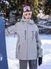 Chaqueta de Esquí Supreme 2026 para Mujer, Impermeable 3L Acolchada Profesional para Snowboard, Ajuste Holgado Estilo Americano Abrigo de Hombre, Equipo Resistente al Frío
