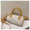 Bolsas de Design de Nicho Transfronteiriças para Mulheres 2025 Nova Moda Bolsa Boston Bolsa de Mão Alta Qualidade Bolsa Tiracolo para o Dia a Dia