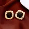 Brincos vintage de segunda mão, brincos versáteis retrô da moda para mulheres, acessórios de nicho de luxo leve, de alta qualidade e estilosos para atacado