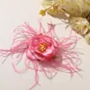 Atmósfera Perezosa de Otoño e Invierno Tela de Terciopelo y Plumas Flor de Rosa DIY Lazo para el Cabello Tocado Broche Accesorios de Flor para Ropa