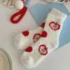 Calcetines lindos de terciopelo coral para mujer en otoño e invierno Calcetines de algodón afelpado Engrosados para el hogar para dormir Calcetines de piso afelpados cálidos Invierno