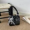Nova coleção de outono: bolsa tiracolo retrô, de nicho e fashion, bolsa de mão quadrada pequena, bolsa de ombro casual simples e moderna, e bolsa tote