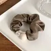 Goma para el pelo Scrunchie de Perlas Sencilla 2025 Nueva Goma Elástica para Mujer Elegante Accesorio para el Cabello Alta Apariencia