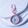 El Maestro Recomienda un Mini Reloj Portátil de Llavero para Estudiantes, Adecuado para Exámenes, como un Accesorio Decorativo para Mochilas