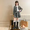 Conjunto de Primavera e Outono para Meninas 2026 Nova Moda Estilo Coreano Doce Jaqueta Estilo Chanel e Saia Plissada para Crianças Mais Velhas
