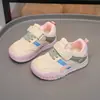Zapatos Infantiles 2026 Primavera Nuevo Estilo Zapatos de Entrenamiento Alemanes Zapatos Deportivos Transpirables para Niños Zapatos Casuales Versátiles para Niños y Niñas
