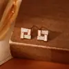 Aretes de Tachuela de Rombos de Circonia Chapados en Oro Real con Patrón Cuadrado de Aguja de Plata Lujo Ligero Pendientes de Gama Alta Joyería de Oreja Versátil Exquisita