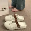 Sandalias perforadas Birkenstock para mujer, nuevo modelo de verano 2026, adecuadas para uso en exteriores, transpirables, antideslizantes, silenciosas, antibacterianas, pantuflas perforadas para uso en casa para mujer