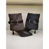 Botines de tacón de aguja de punta fina de alto valor para mujer 2026 llegada de invierno nueva hebilla de cuero botas de moda de tacón alto adelgazantes de moda botas individuales