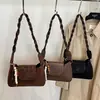 Bolsa de Ombro Texturizada Retrô de Comércio Exterior Feminina Outono e Inverno 2025 Nova Bolsa de Axila para o Dia a Dia Bolsa Transversal Casual