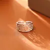Anillo Abierto Floral Hueco Estilo Retro con Acabado de Alta Gama, Diseño de Nicho a la Moda, Anillo Metálico Ajustable
