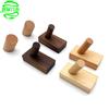 Gancho de madera maciza de suministro directo de fábrica, gancho de ropa de madera original, recomendado por el propietario, clip de nogal negro hecho a mano de haya