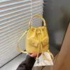Bolso de Cubo Exquisito y de Moda para Mujer 2026 Nueva Moda Versátil Bolso Cruzado Popular de Verano Más Vendido Bolso Tote Pequeño