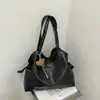 Bolsa de mão de cor sólida para mulheres, estilo coreano, chique sem esforço, coleção de outono 2026, bolsa de ombro, bolsa tote com design estiloso