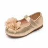 Zapatos de cuero cómodos antideslizantes para niñas, para actuaciones en el escenario y fiestas, con una correa decorativa y diseño bajo, zapatos infantiles de moda estilo coreano