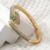 Pulsera Abierta Temática de Animales Serpiente Verde Transfronteriza con Diamantes, Joyería de Gama Alta de Personalidad de Nicho Versátil, Accesorios de Lujo Ligero para Mujer