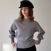 Tecido de fio fiado no núcleo Gola semi-alta ajuste slim mangas bufantes suéter de malha espessado top simples de temperamento que afina para mulheres