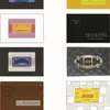 P&D e Produção de Acessórios para Vestuário, Design de Logotipo, Processamento e Personalização de Bolsas, Etiquetas em Couro PU Pintadas por Spray, Etiquetas em Couro Serigrafadas