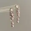 Brincos de Pérola com Franja Quadrada Cravejados de Diamantes e Tachas Prateadas, Brincos Elegantes Vintage, Brincos de Luxo Leve de Alta Qualidade com um Design Único
