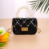Nuevo bolso de celosía de diamantes de verano para mujer Bolso bandolera portátil de perlas para comercio exterior transfronterizo Suministro de fabricantes bolso de gelatina