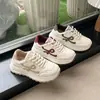 Zapatillas de Moda Tendencia 2025 Otoño e Invierno Nuevo Estilo Coreano Retro Zapatos de Papá Suela Gruesa Casual Zapatos Blancos para Mujer