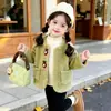 Abrigo Suéter de Peluche para Niñas Otoño Invierno 2026 Nuevo Estilo Moda Elegante Infantil Cálido Forrado de Piel Ropa de Invierno Top
