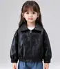 Jaqueta Infantil Unissex para Primavera e Outono 2026 Novo Estilo Coreano Estilo Neutro Jaqueta de Couro Top Casual Comércio Exterior Dropshipping