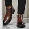 Atacado transfronteiriço de botas Martin masculinas estilo britânico, adequadas para primavera e outono, com design business-casual, cano curto, bico fino, zíper lateral e salto baixo, tornando-as calçados da moda