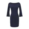 Vestido azul adelgazante ligero de oxígeno estilo simple 2026 super bonito entallado a la cintura que abraza el cuerpo que realza las caderas tejido manga media falda corta