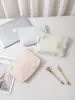 Bolsa cosmética de tela casual con estampado estéreo de trébol de cuatro hojas, gran capacidad, bolsa de almacenamiento para productos de cuidado de la piel, bolsa de neceser de mano para viaje