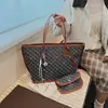 Bolsa Tote de Gran Capacidad Nueva Casual de Viaje Moda Bolso de Hombro Simple Tendencia Retro Europea y Americana Bolsa Versátil para Mujer