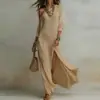 Moda femenina transfronteriza europea y americana 2026: Elegante y estiloso vestido de calle, hombros descubiertos, abertura, color liso, corte ajustado