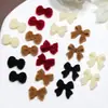 Outono e Inverno Maillard Flocado Borboleta Decoração de Unhas Popular Gravata Borboleta Acessórios Mistos Pelúcia Resina Nail Art Acessórios Atacado