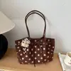 Bolsa tote de bolinhas super popular transfronteiriça para mulheres, nova tendência outono 2026, moda casual versátil, bolsa de ombro/axila para o dia a dia
