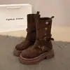 Botas de plataforma estilo británico para mujer, nueva colección otoño/invierno 2026, diseñadas para hacer que las mujeres menudas parezcan más delgadas, altura a media pantorrilla, botines cortos de equitación