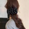 Grampo de Cabelo Elegante Plissado com Flor e Efeito Bolha para Mulheres, Presilha de Tecido Banana, Piranha para a Parte de Trás da Cabeça, Presilha Torcida, Acessório de Cabelo