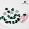 Nuevo Arte de Uñas Esmeralda Formas Fondo Plano Diamante Verde Oscuro Arte de Uñas Fondo Dorado Diamante Joyería Arte de Uñas Pedrería para Uñas