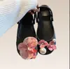 Accesorios de alta gama para zuecos de verano, hebillas metálicas de dibujos animados simples de EVA, lindas decoraciones tridimensionales para zapatos de mujer, nuevos