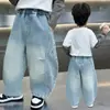 Jeans anchos de corte holgado para niños con diseño bordado, nueva colección de otoño para bebés y niños pequeños, pantalones largos casuales de moda para el otoño
