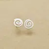 Pendientes de personalidad simples de una semana orejas de conejo gato KT pollito joyería del zodiaco moda Mini aretes pequeños venta al por mayor