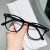 Óculos de Leitura com Armação Preta e Filtro de Luz Azul para Estudantes, Adequado para um Visual Natural, Armação Quadrada, Efeito Emagrecedor para Rostos Grandes, Sem Grau