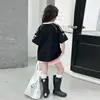 Tops Deportivos de Verano 2026 Nuevo Casual Estilo Coreano para Niñas Camiseta de Manga Corta con Bloques de Color de Letras Moderna