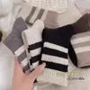 Calcetines de rayas populares de celebridad de Internet para mujer de media pantorrilla, calcetines de canalé combinables para otoño e invierno, estudiantes americanos, medias de aspecto atractivo, moda ins