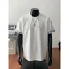 Design de estilo casual com segmentação estrutural limpa, silhueta simples, manga curta, top de marca confortável e moderno, casual americano