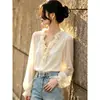 Blusa larga de gasa de color liso, manga larga, cuello en V adelgazante, bajo con volantes, cierre de corbata, estilo francés nuevo, para mujer, colección de otoño 2026