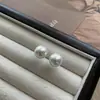 Aretes de Perlas Destacadas Redondas Grandes Retro Franceses de Aguja de Plata S925 Aretes de Perlas de Fiebre Aretes Simples para Mujeres